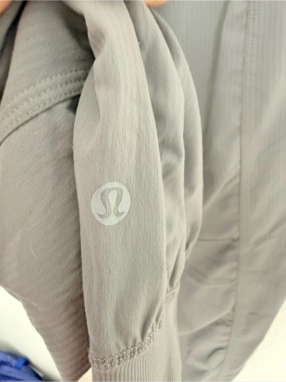 lululemon capri size 4 Gray High-Rise Crop Capri
